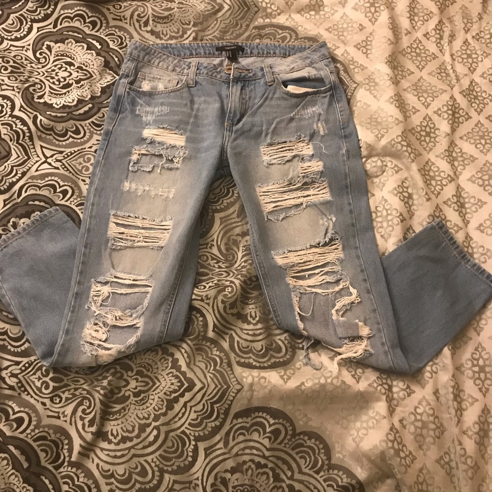 Forever 21 ripped jeans🥳